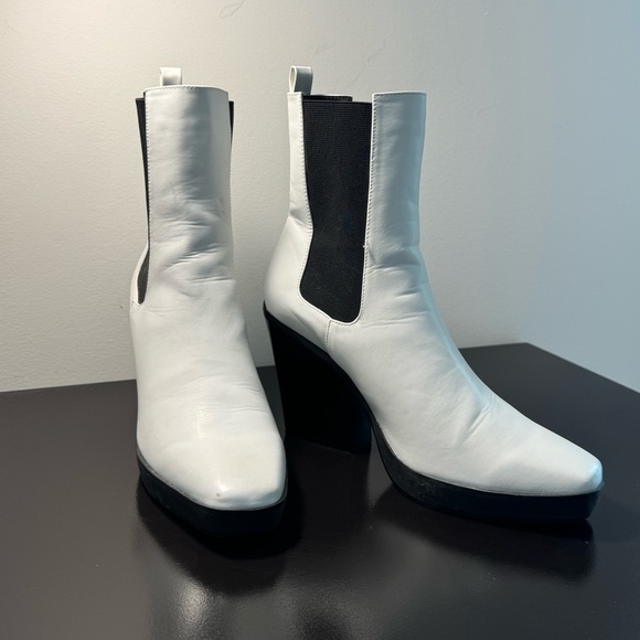 Lemon Drop Ankle Boots - Picture 3 of 14